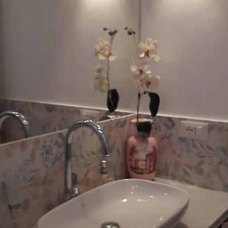Casa Tulliola アパート モネーリア